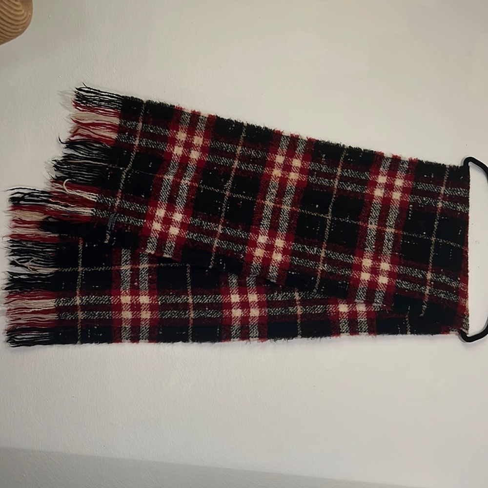 Wool Burberry scarf